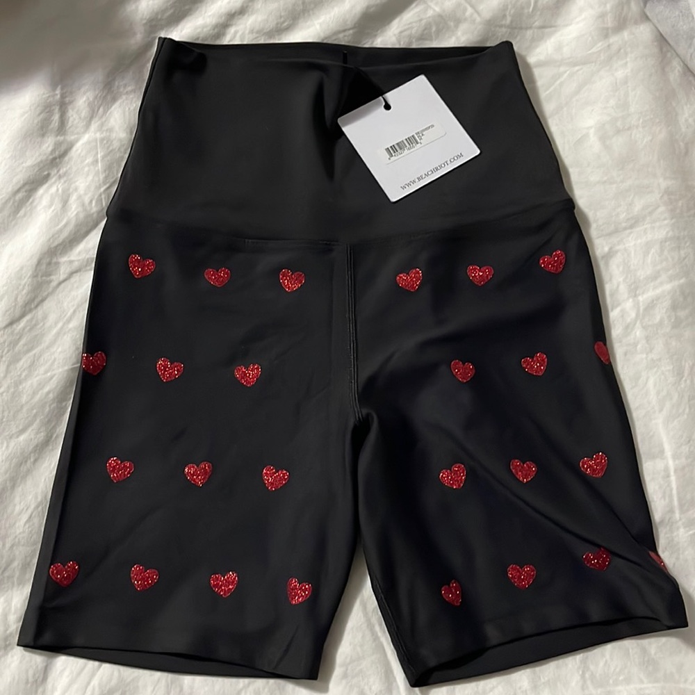 Beach riot new with tags shorts size medium black hearts sparkle